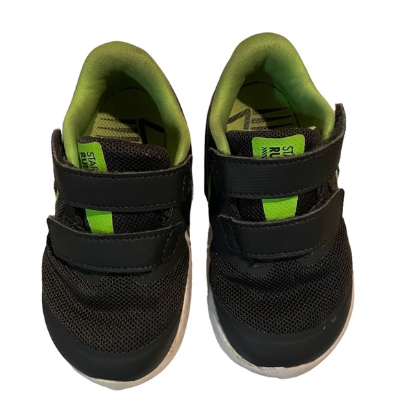 Nike star runner 2 toddlers shoes in black and green sz 6C - Picture 2 of 5